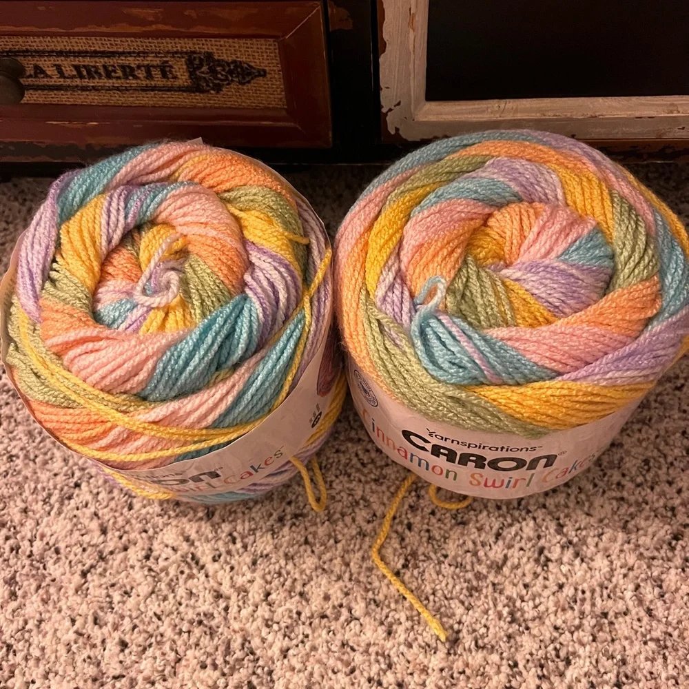 Caron Cinnamon Swirl Cakes Multicolor Yarn - 2 Pack sugar mint - Picture 2 of 11